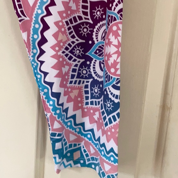 Capri Yoga Pants - Picture 3 of 4